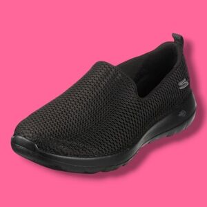 FLASH SALE! Womens Go Walk Joy Sneaker 10 1/2 Wide